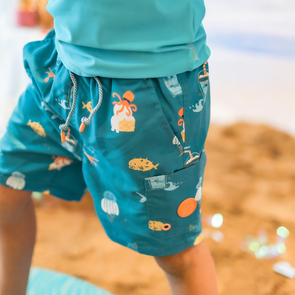 Bermuda de bain bleu sarcelle avec motifs, enfant - Image 4
