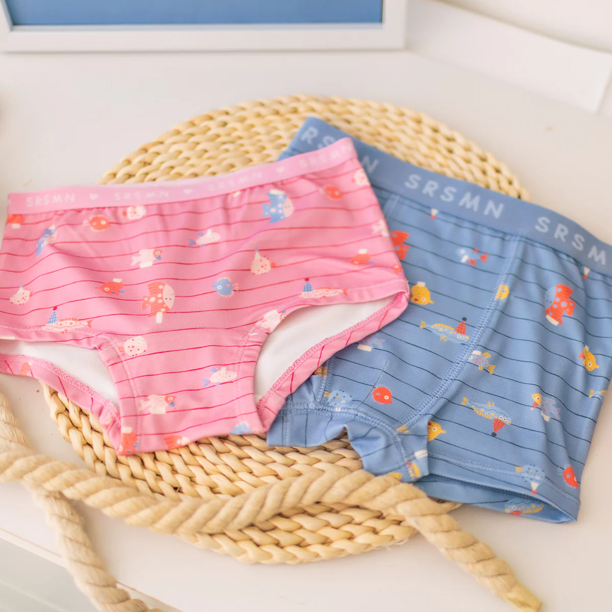 Boxer bleu avec rayures et motifs de poissons, enfant - Image 2