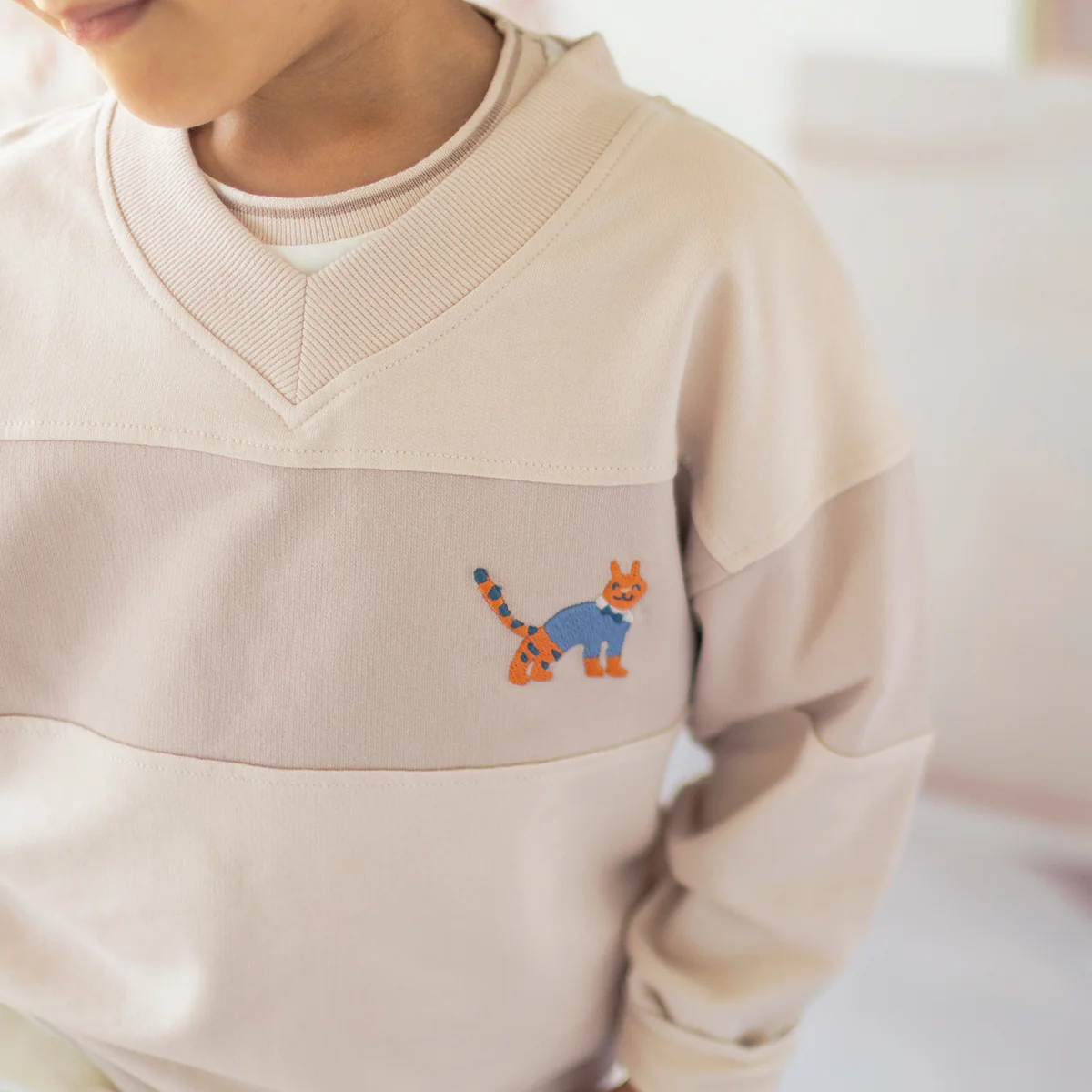 Chandail beige en tricot français, enfant - Image 3