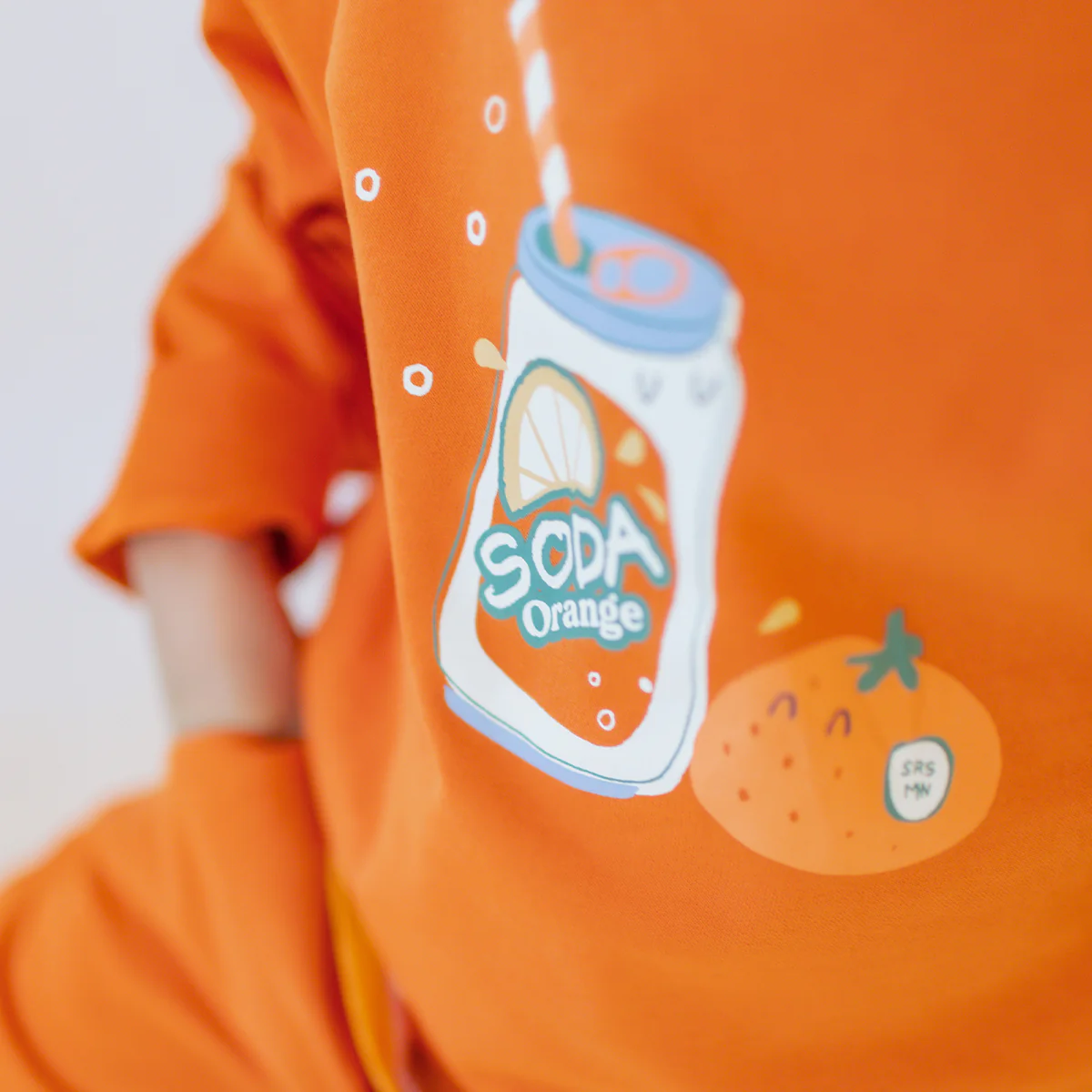 Chandail orange avec illustration, enfant - Image 3