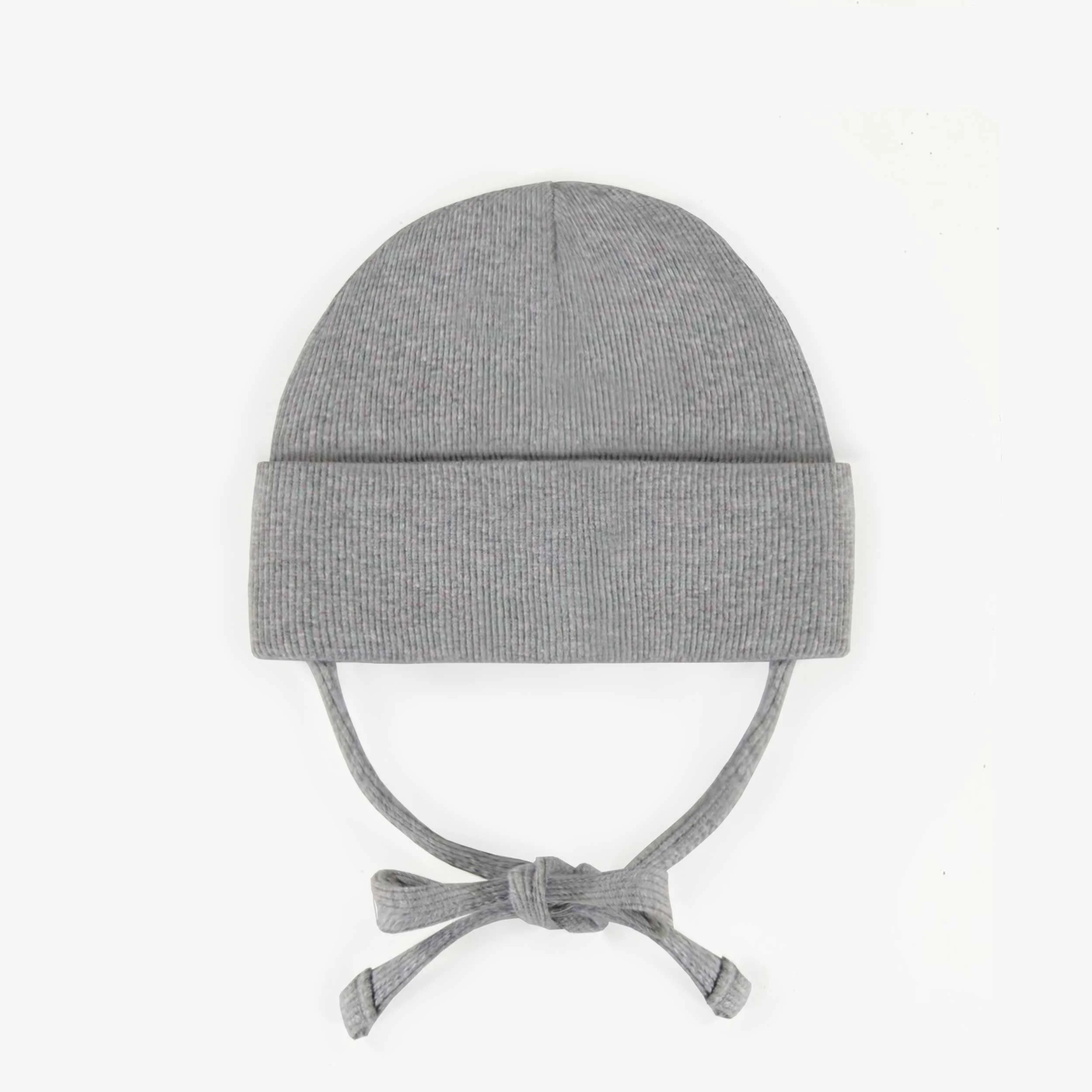 Chapeau gris d’extérieur avec cordons en tricot côtelé, bébé - Image 2