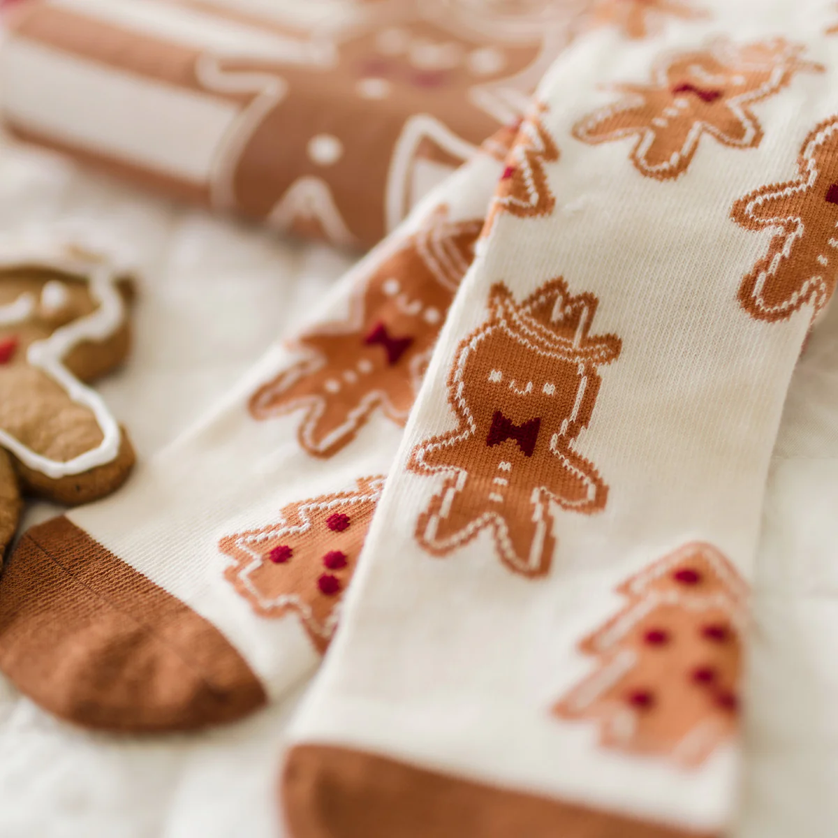 Chaussettes crème à motifs pain d’épices, bébé - Image 2