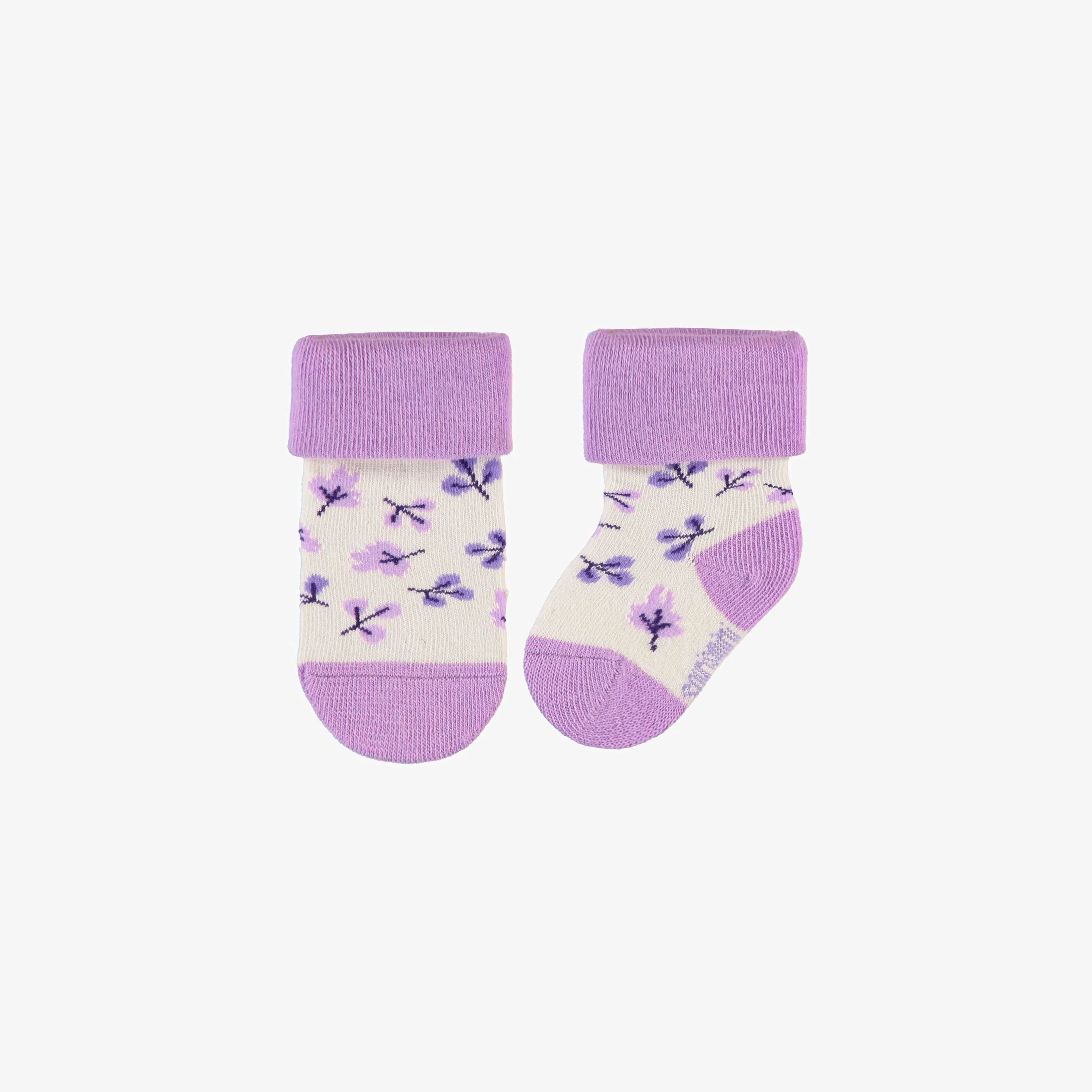 Chaussettes extensibles crème avec des petits feuillages mauves, naissance