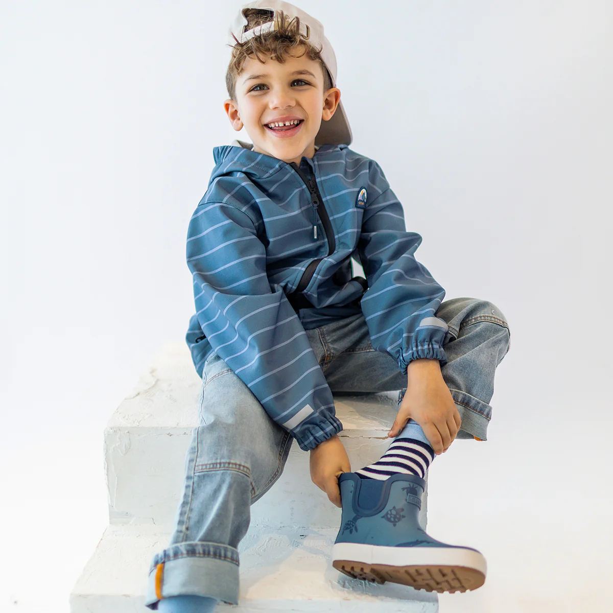 Manteau bleu en coquille souple avec rayures, enfant - Image 2