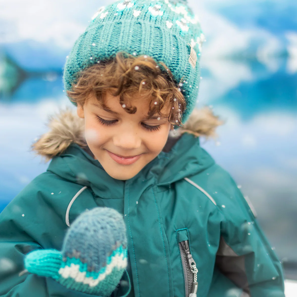 Mitaines turquoise en tricot avec motifs, enfant - Image 2