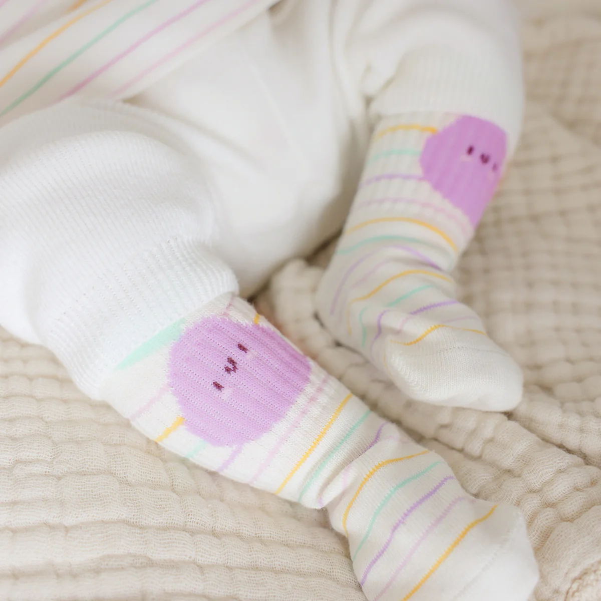 Pantalon crème en tricot, naissance - Image 3