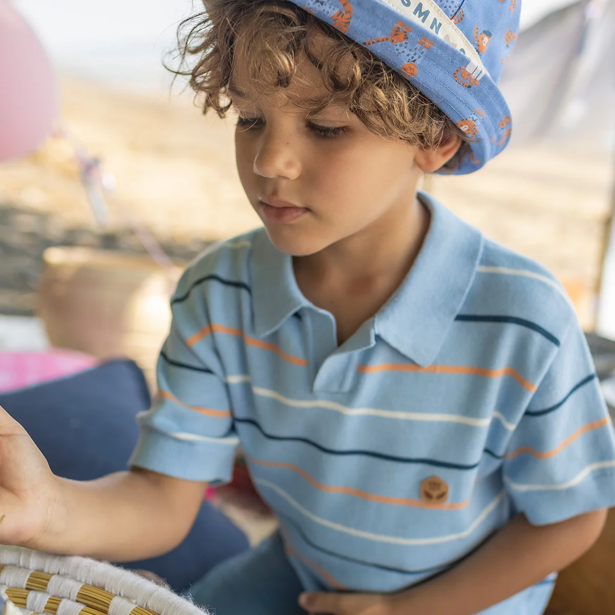 Polo bleu en tricot avec rayures, enfant - Image 2