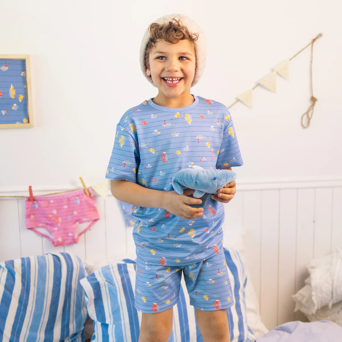 Pyjama deux pièces bleu à rayures et motifs de poisson, enfant - Image 2