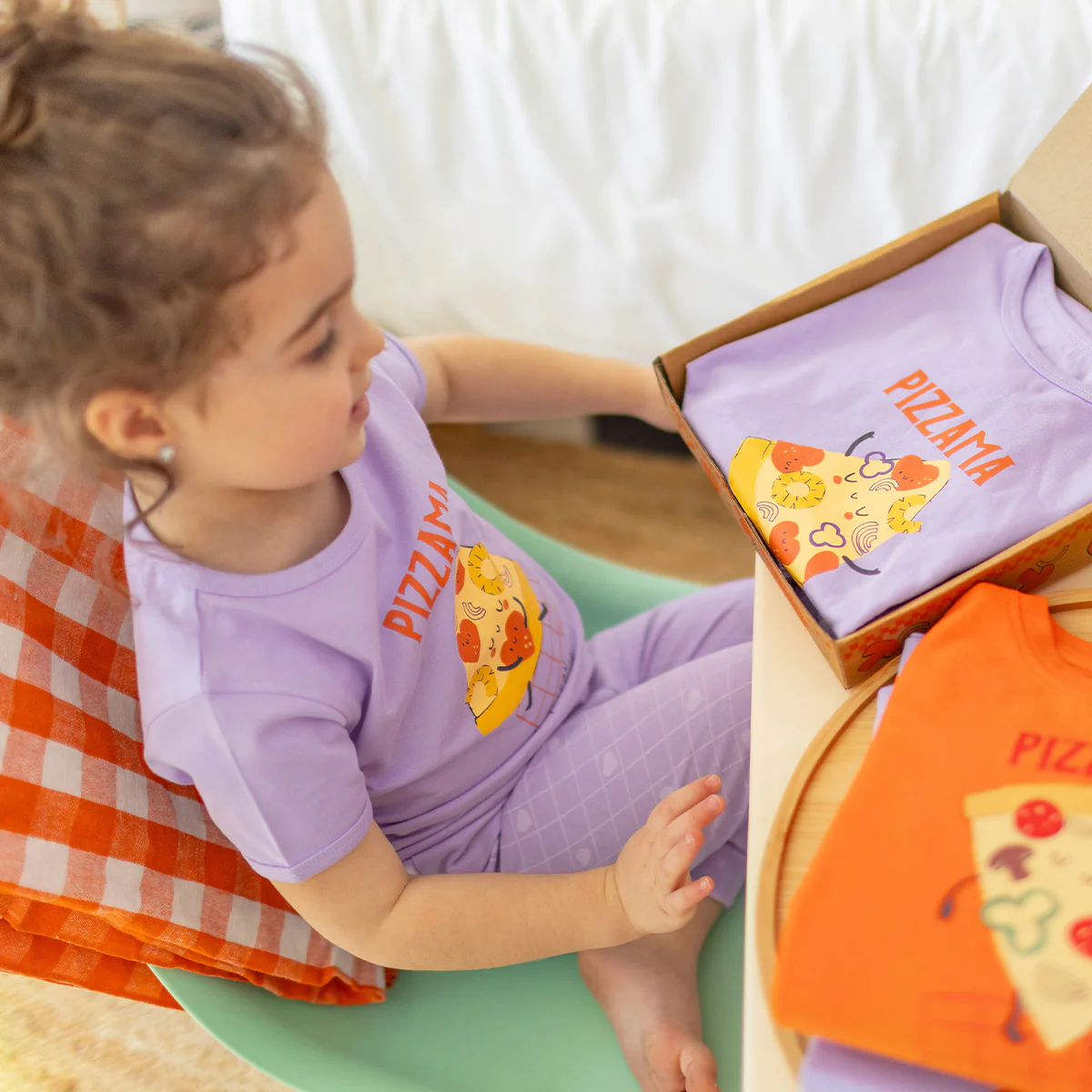 Pyjama deux pièces mauve à motifs de pizzas, bébé - Image 3