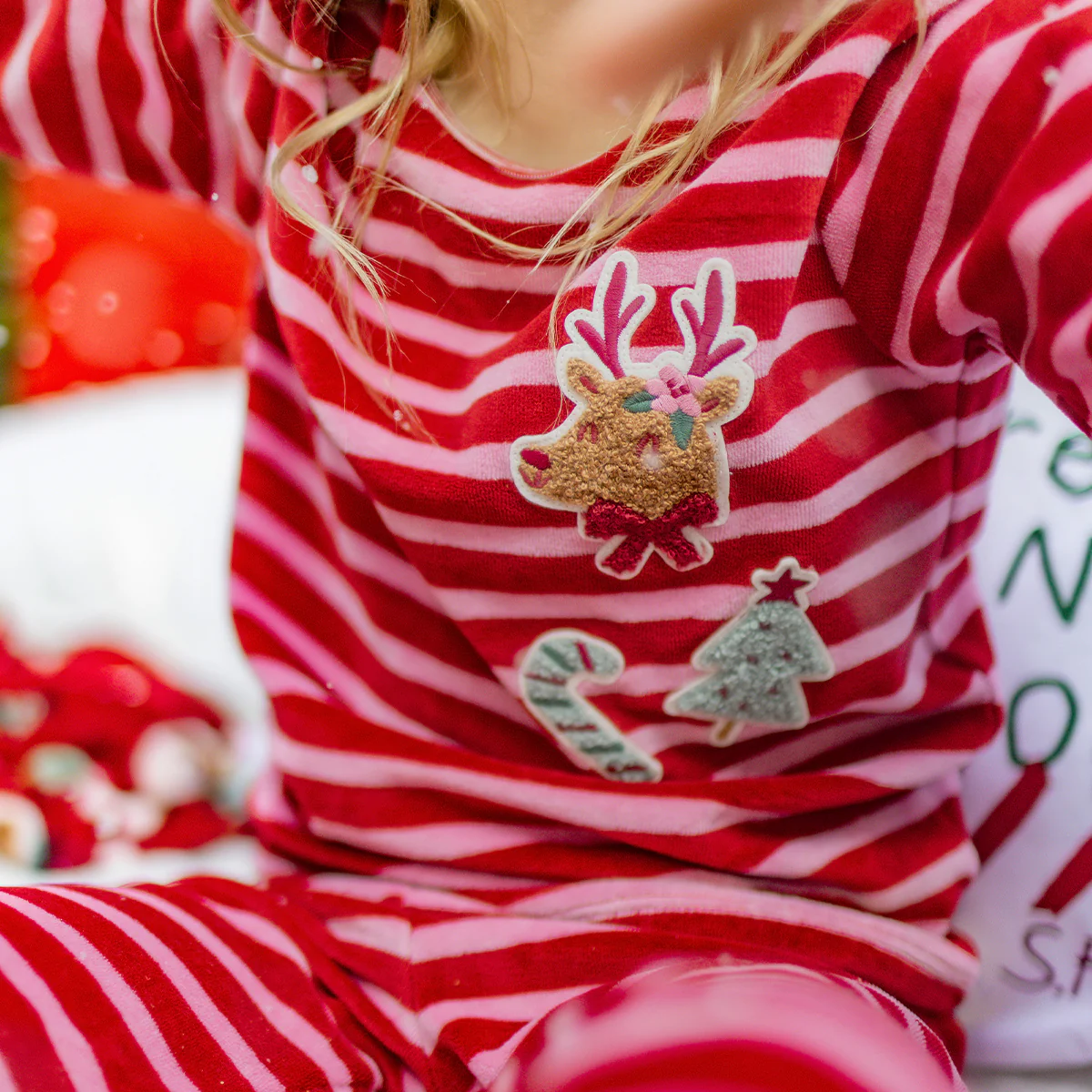 Pyjama deux pièces en velours rose et rouge à rayures, enfant - Image 3