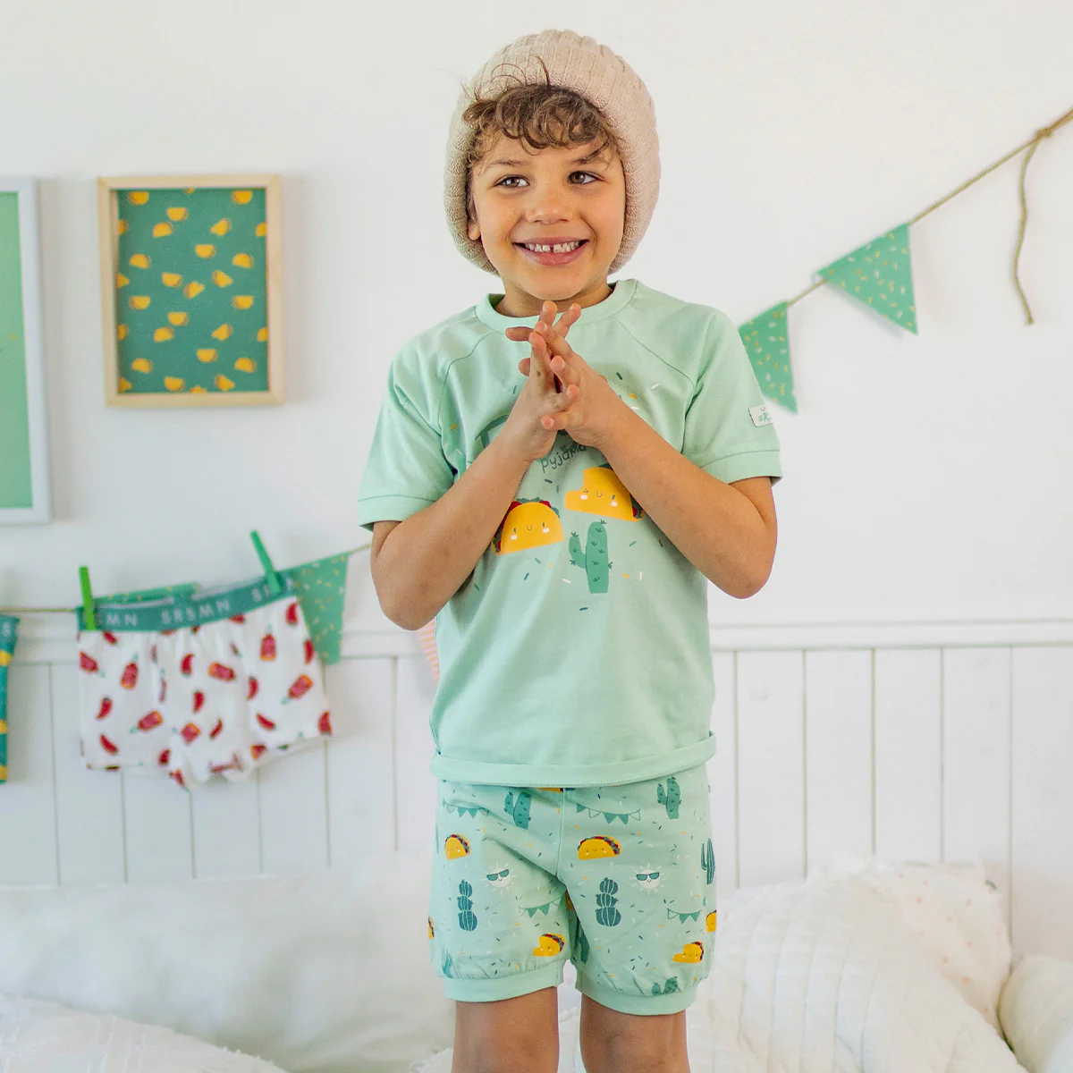 Pyjama deux pièces vert à motifs fiesta, enfant - Image 2