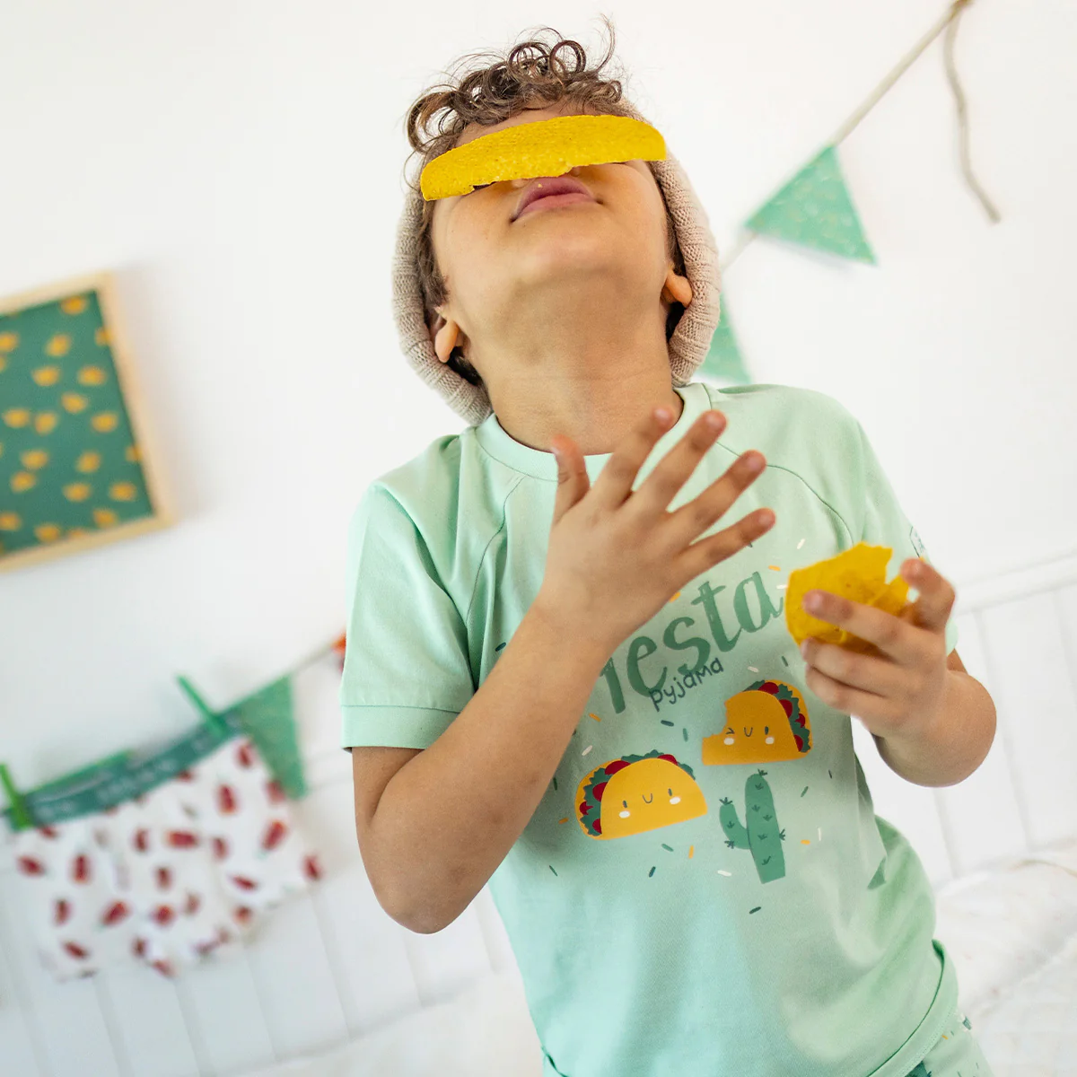 Pyjama deux pièces vert à motifs fiesta, enfant - Image 4
