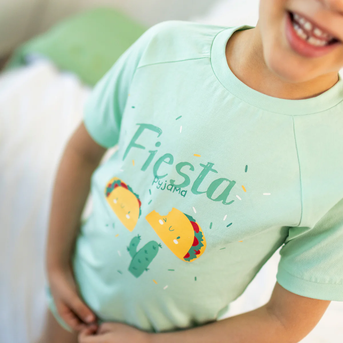 Pyjama deux pièces vert à motifs fiesta, enfant - Image 5