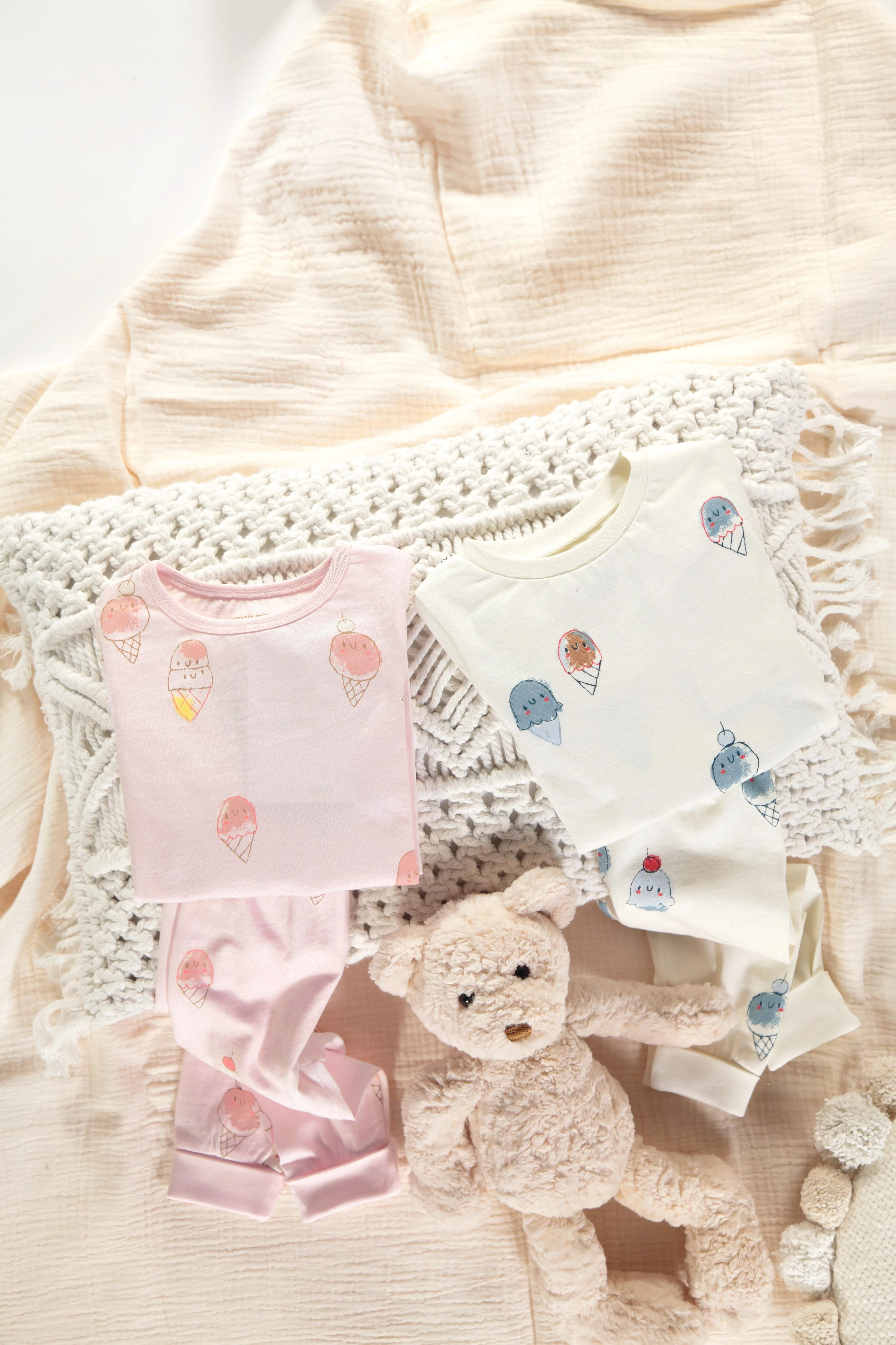 Pyjama rose pâle avec un motif de crèmes glacées en jersey, bébé - Image 4