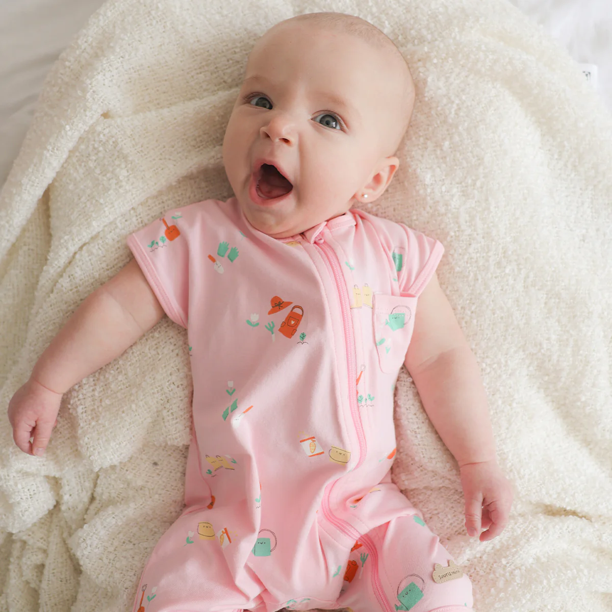 Pyjama une pièce rose à motifs, naissance - Image 2