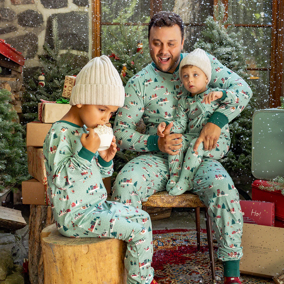 Pyjama une pièce vert à motifs des Fêtes, enfant - Image 4