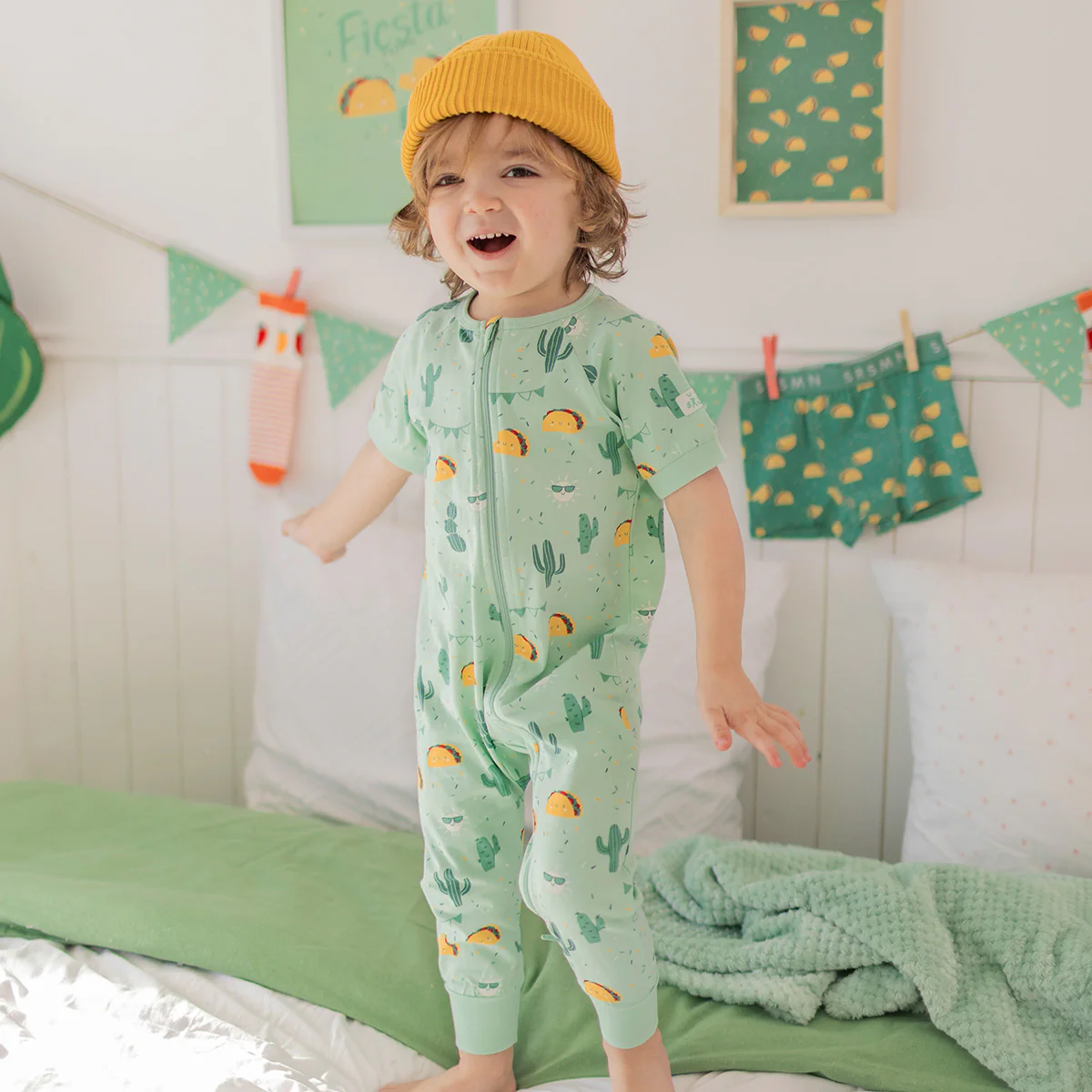 Pyjama une pièce vert à motifs fiesta, bébé - Image 2