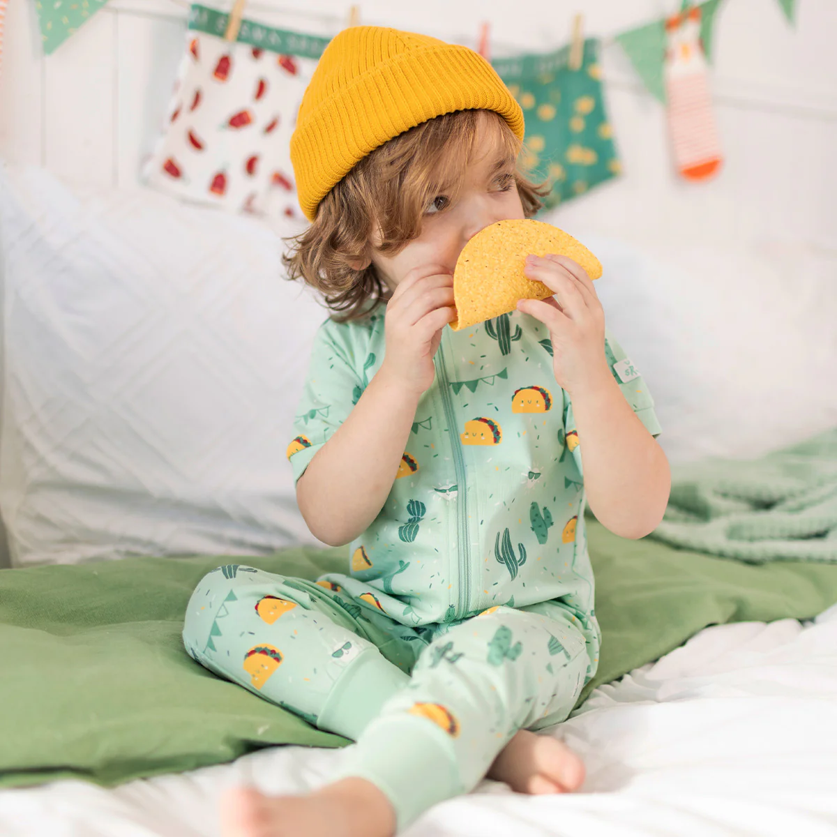 Pyjama une pièce vert à motifs fiesta, bébé - Image 3