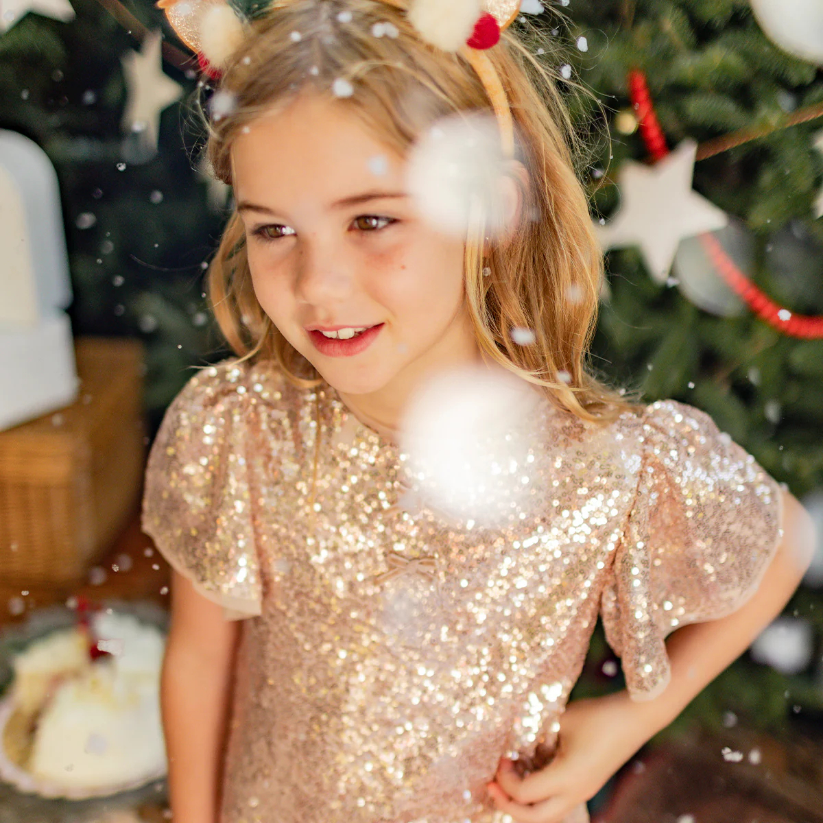Robe dorée à paillettes, enfant - Image 3