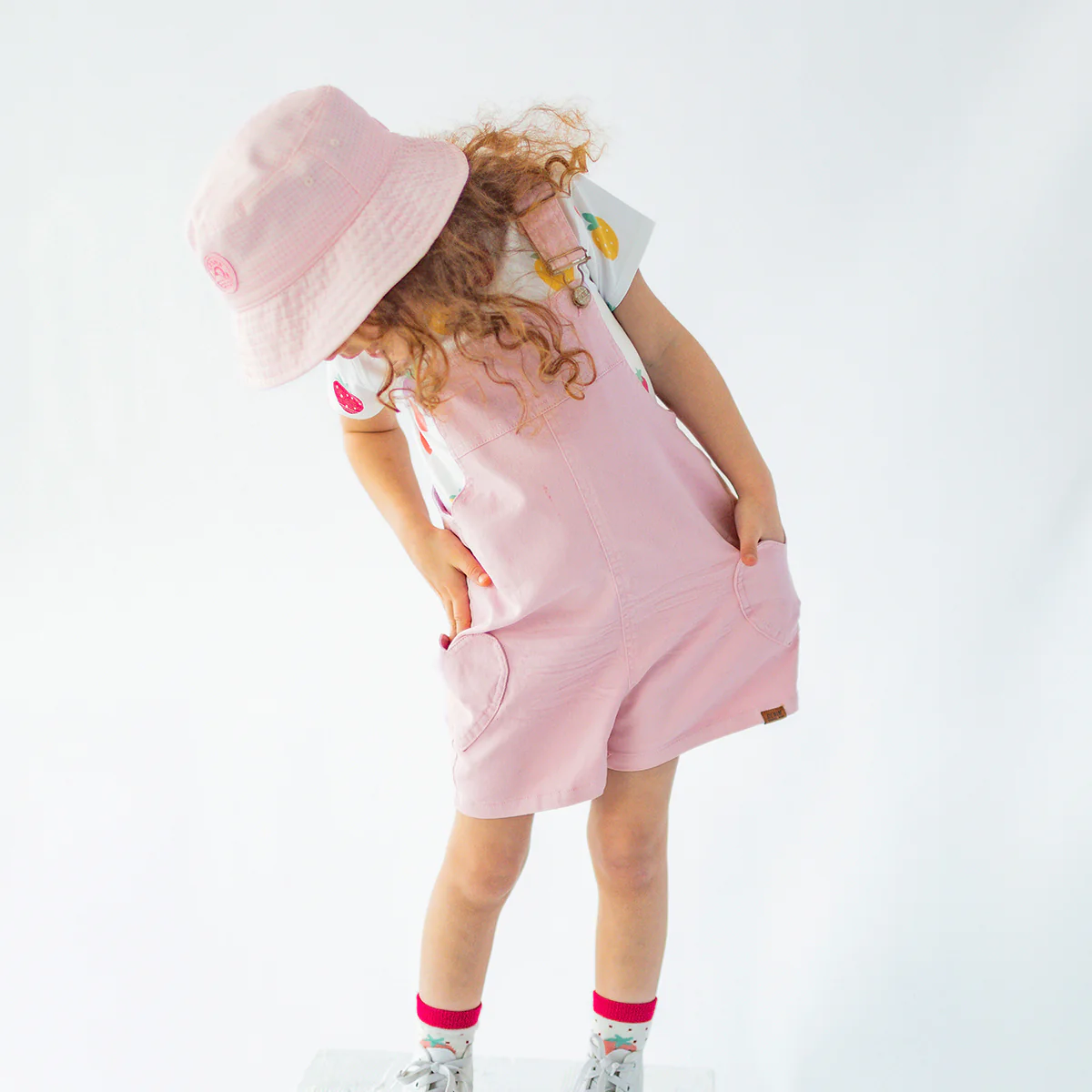 Salopette rose en denim, enfant - Image 2