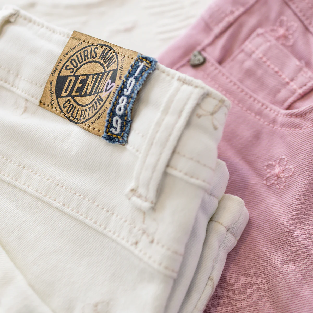 Short crème en denim avec broderies de papillons, enfant - Image 2