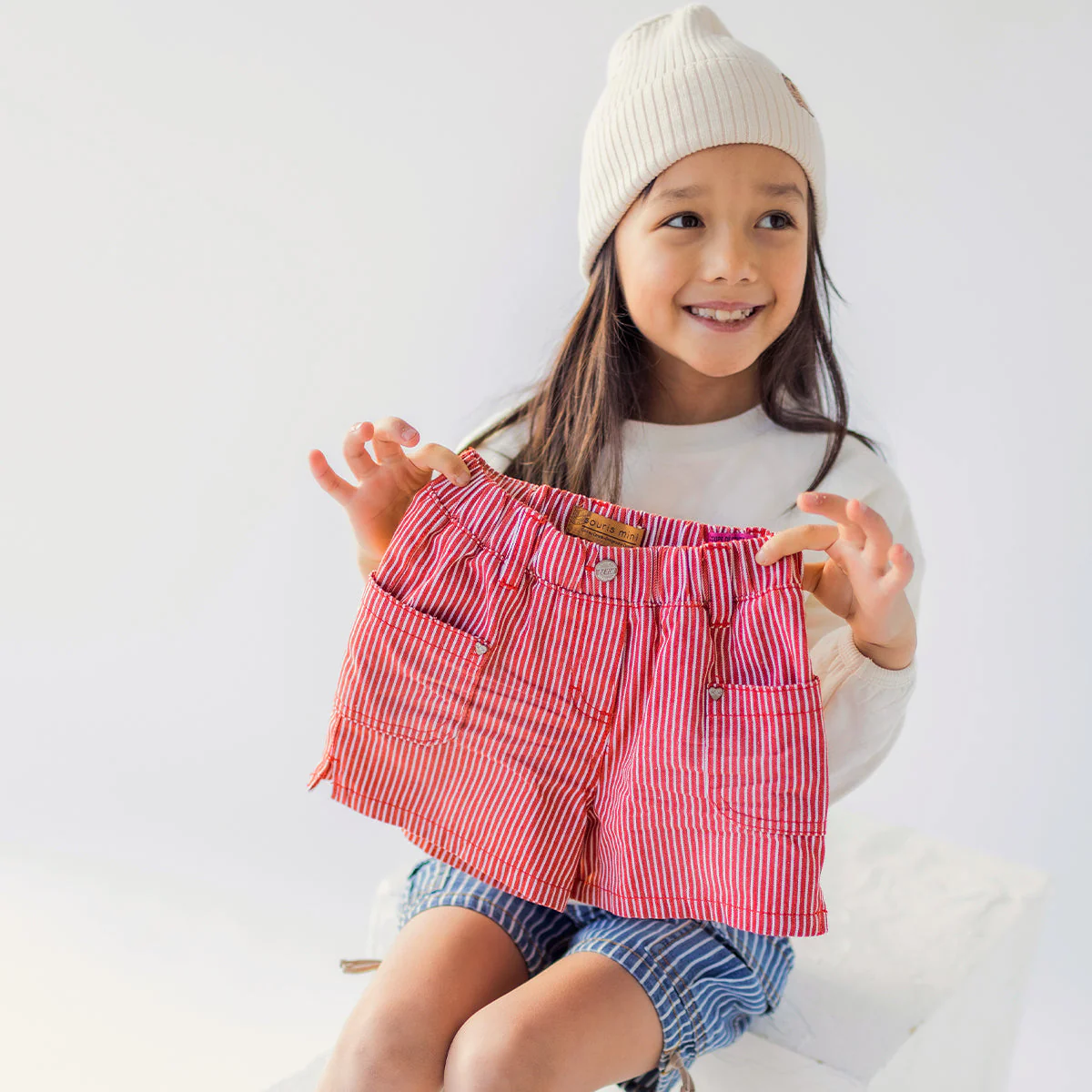 Short rouge et blanc en denim à rayures, enfant - Image 2
