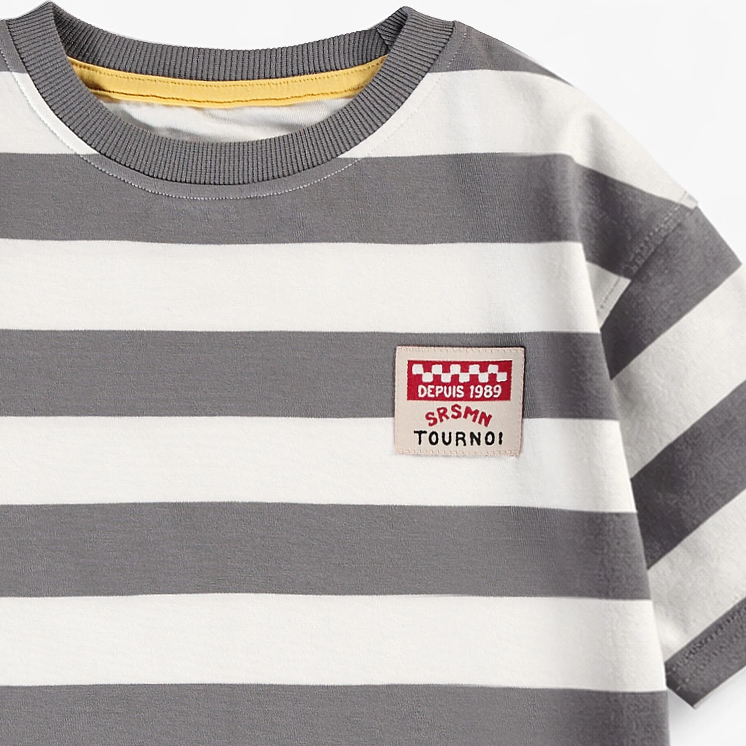 T-shirt blanc et gris à rayures, enfant - Image 5