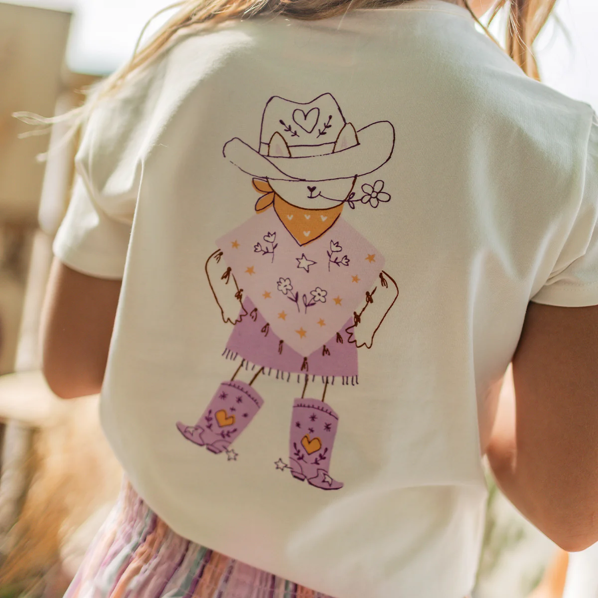 T-shirt crème avec illustration au dos, enfant - Image 2