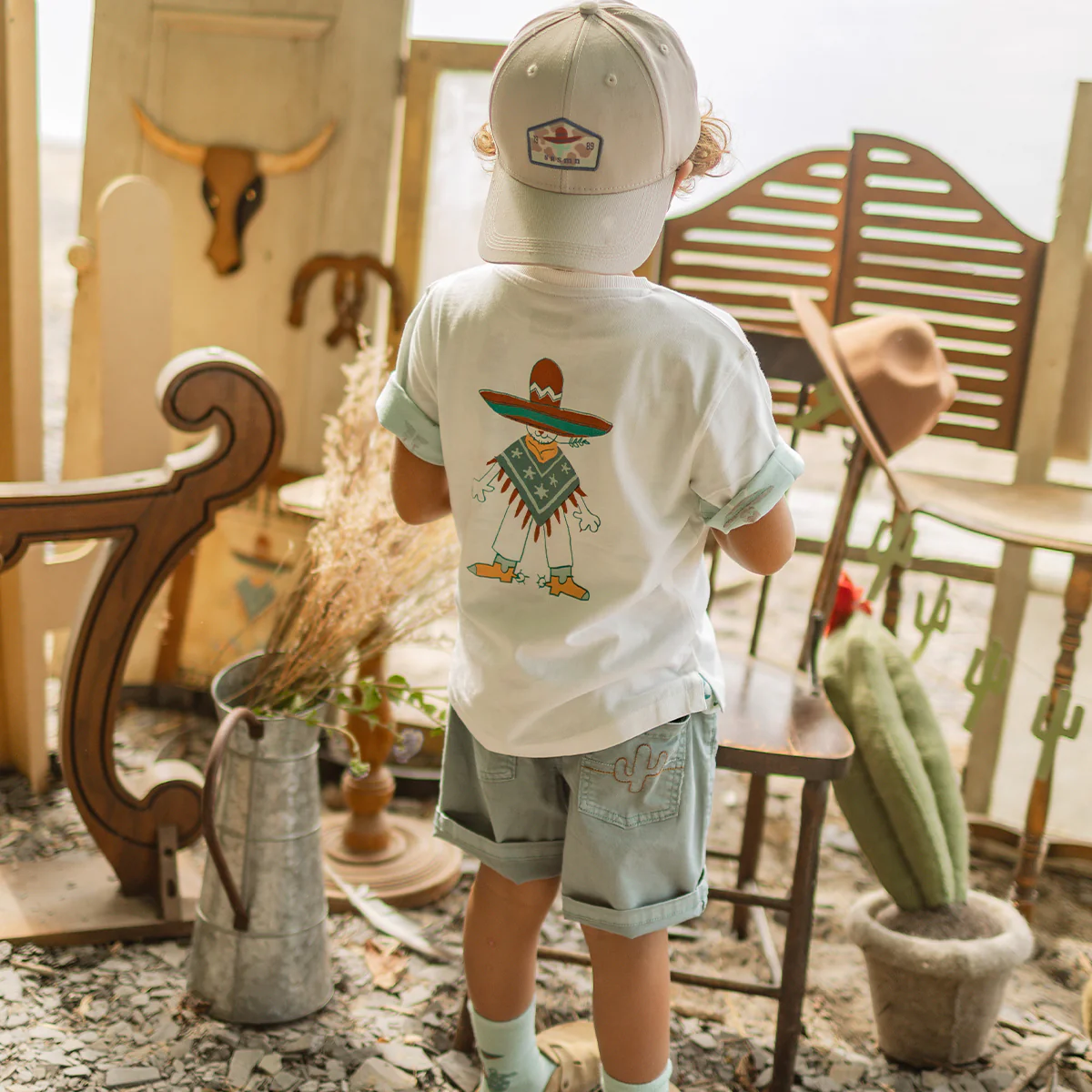 T-shirt crème avec illustration au dos, enfant - Image 3