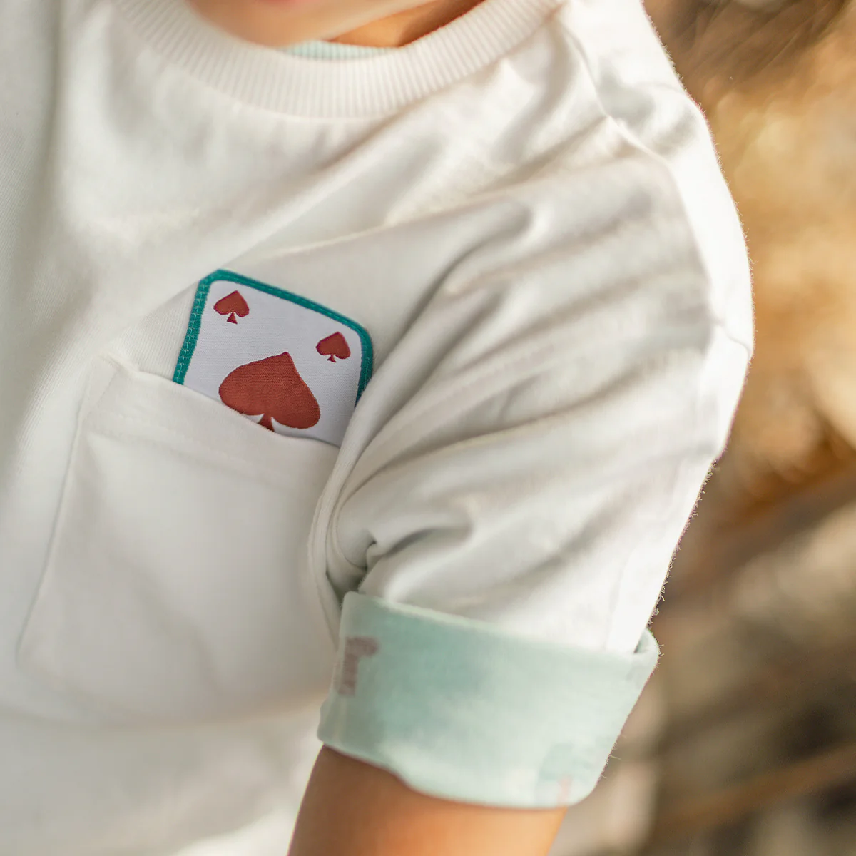 T-shirt crème avec illustration au dos, enfant - Image 4
