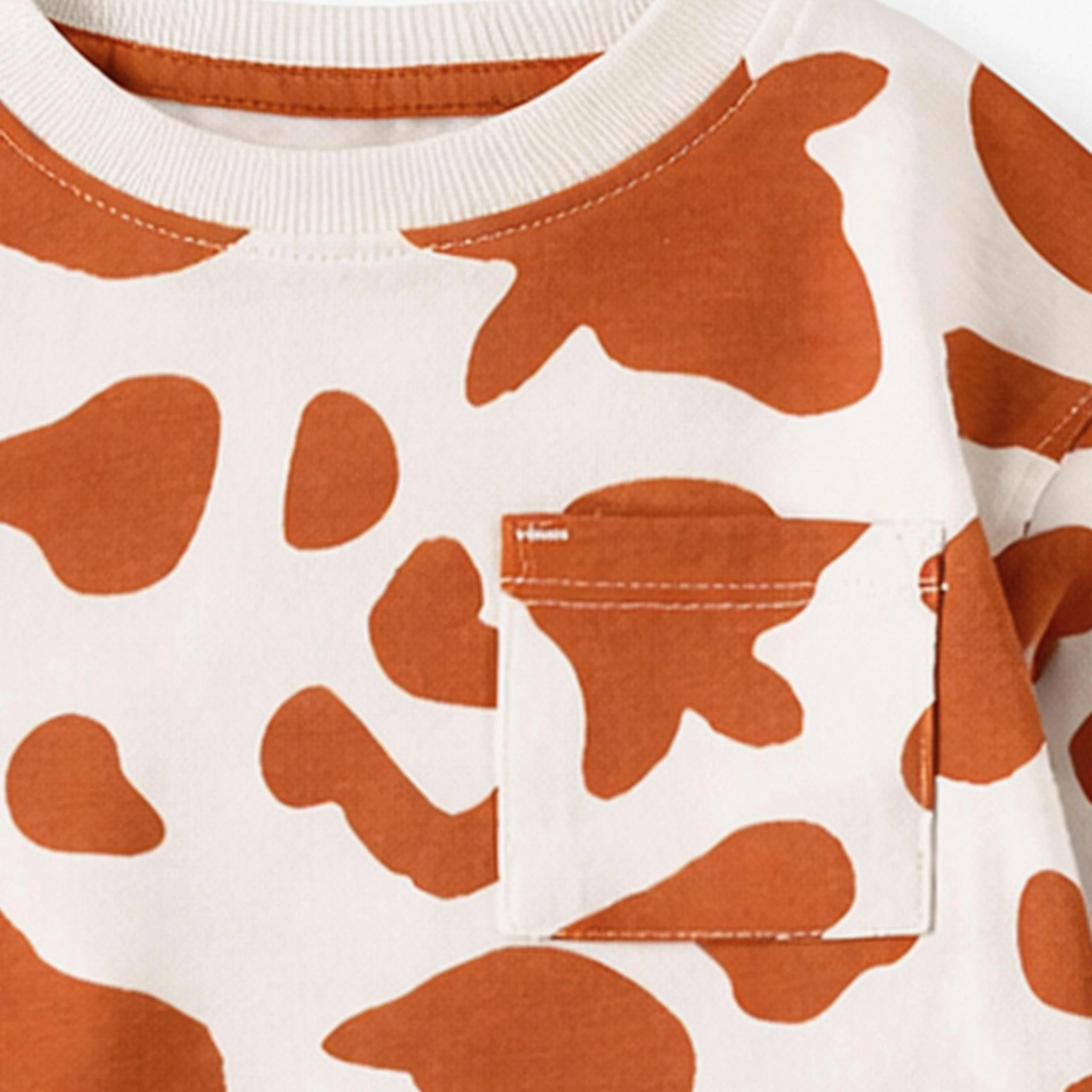 T-shirt crème et brun avec motif de vache, bébé - Image 2