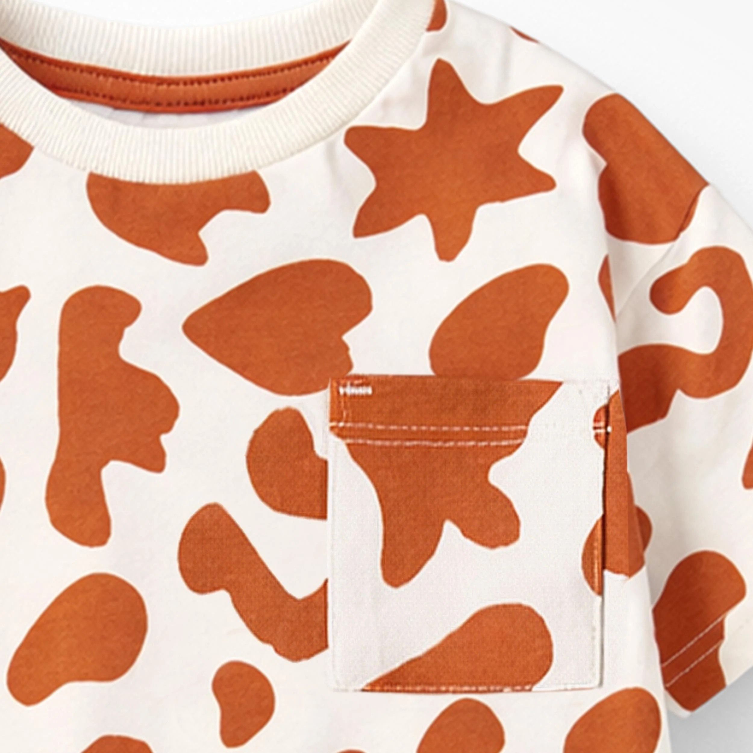 T-shirt crème et brun avec motif de vache, enfant - Image 4
