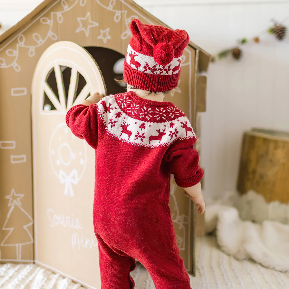 Une pièce rouge en tricot avec motifs jacquard, naissance - Image 3