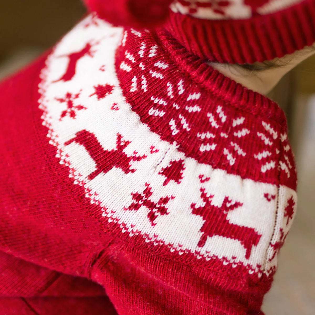 Une pièce rouge en tricot avec motifs jacquard, naissance - Image 6