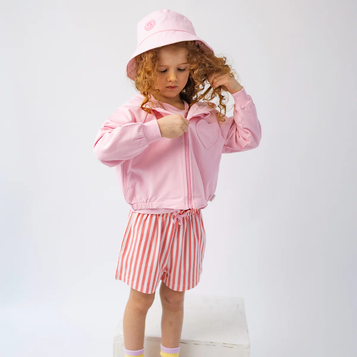 Veste à capuchon rose, enfant - Image 4